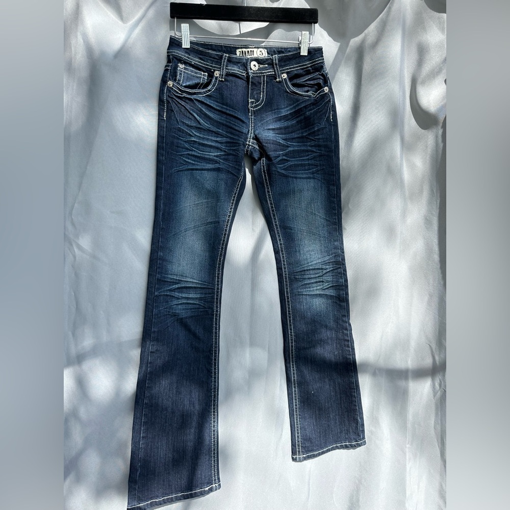Like new Zanadi Jeans Size 5 Dark Wash Jeans 28” Waist - Picture 3 of 8